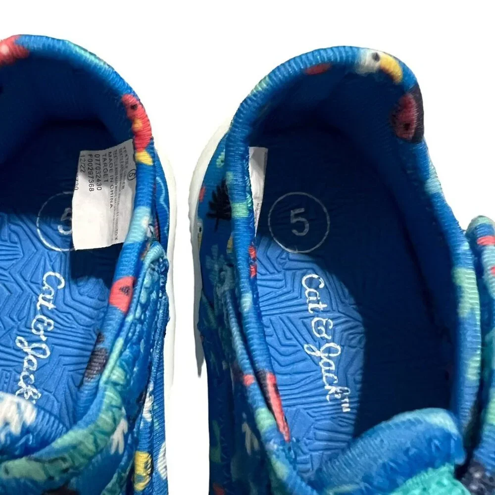 Cat & Jack Sz 5 Summer Print Oscar Water Shoes